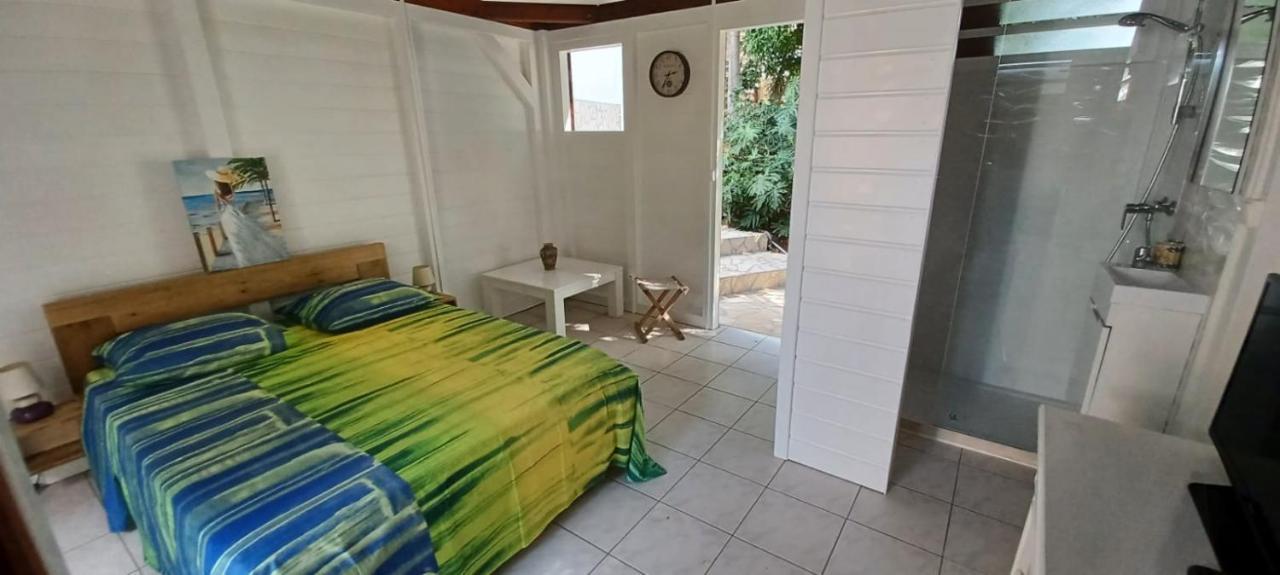 Gite Mamour - Charmant Petit Bungalow A Decouvrir Baillif Exterior foto